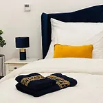 Royal Historical Apartment In Prague Center
